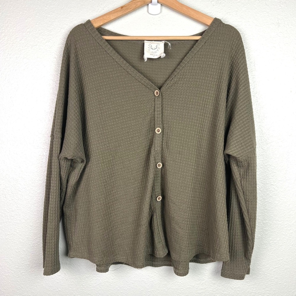 Fantastic Fawn Waffle Knit‎ Button Front Oversized Long Sleeve Top Olive Size S